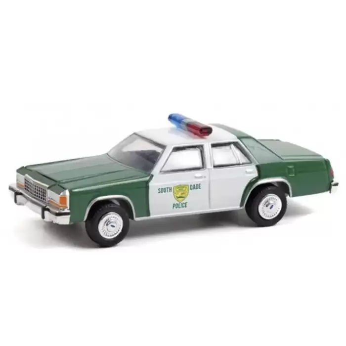 GreenLight 1:64 Hollywood Series 33 - Ace Ventura: Pet Detective (1994) - 1983 Ford LTD Crown 44930-B