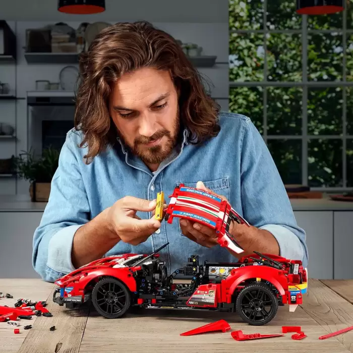 LEGO Technic Ferrari 488 GTE “AF Corse #51” - 42125