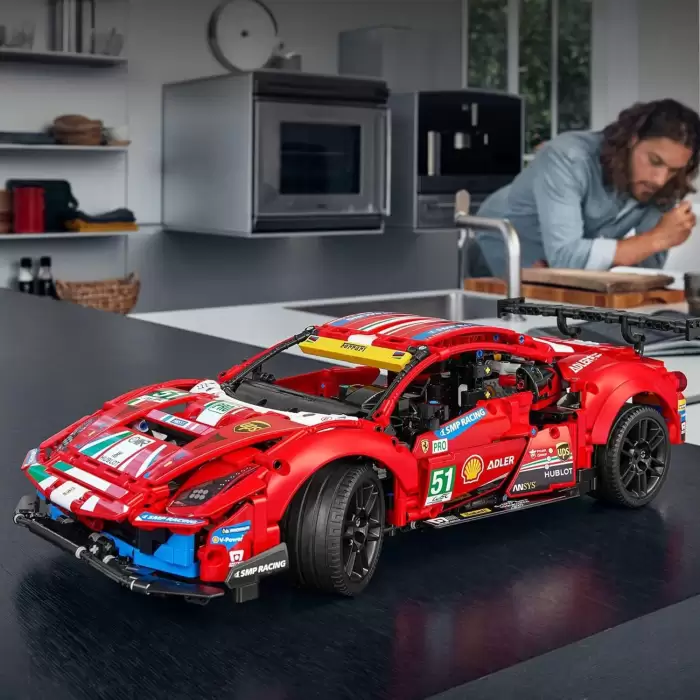 LEGO Technic Ferrari 488 GTE “AF Corse #51” - 42125