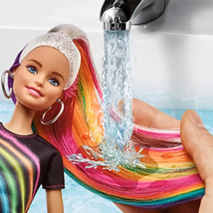 Barbie Gökkuşağı Renkli Saçlar Bebeği, Ekstra Uzun Saçlara ve Saç Aksesuarlarına Sahip