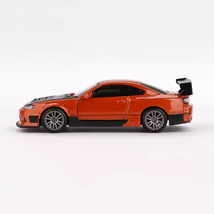 Mini GT Nissan Silvia S15 D-MAX Metallic Orange - MGT00581