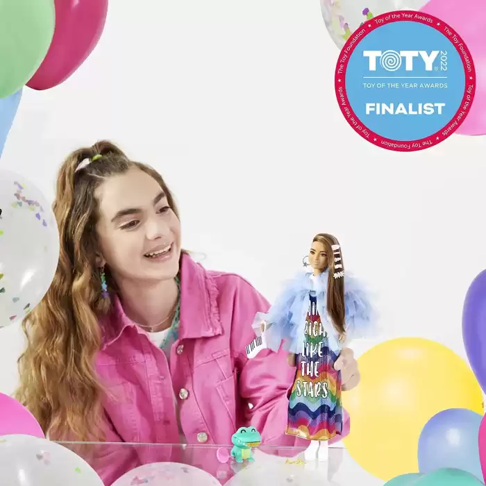 Barbie Extra Renkli Elbiseli Bebek ve Hayvan Arkadaşı Timsah (GYJ78)