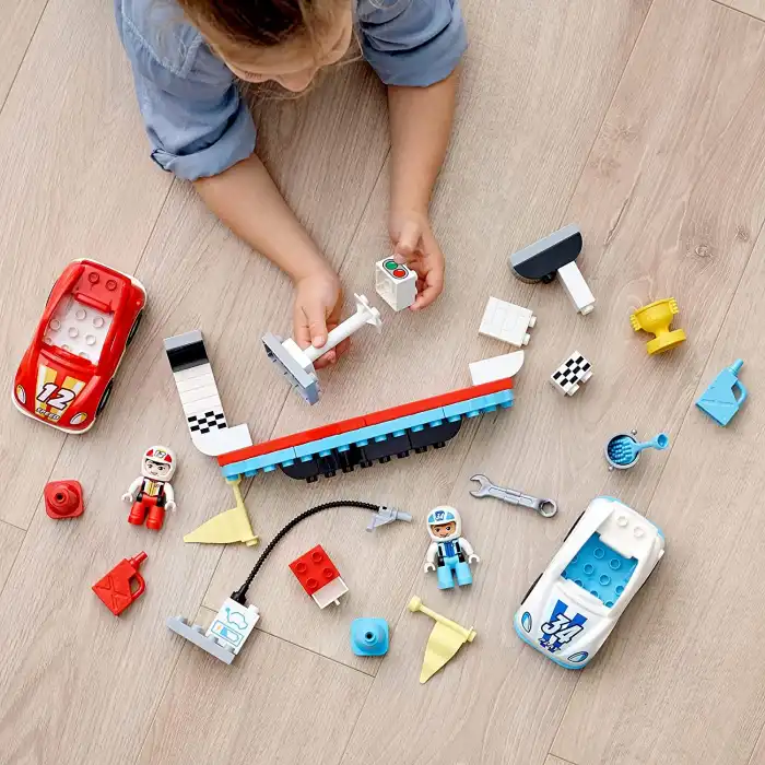 LEGO DUPLO Kasabası Yarış Arabaları 10947