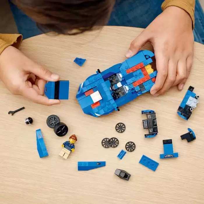 LEGO® Speed Champions McLaren Elva Yapım Seti, 76902