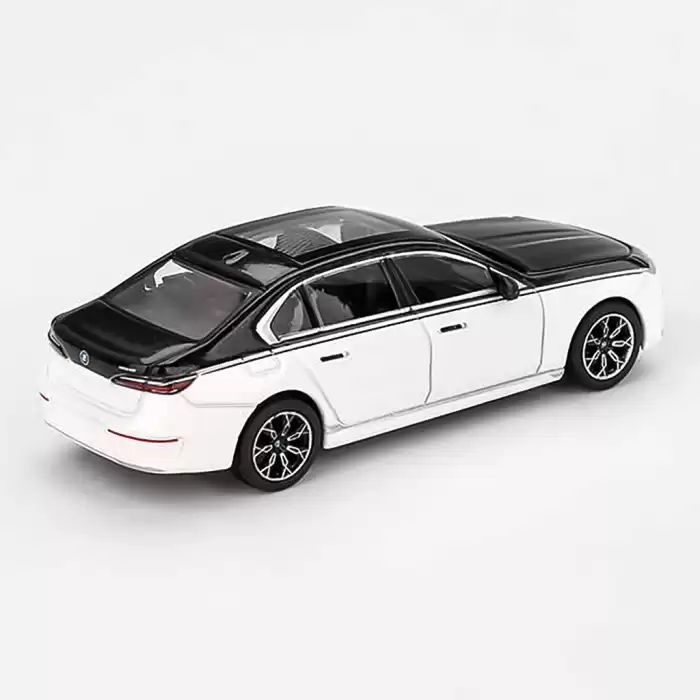 (ÖN SATIŞ) Mini GT 1/64 BMW i7 xDrive60 Alpine White / Black Sapphire MGT00959