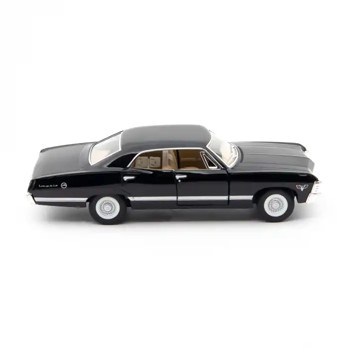 Kinsmart 1/38 1967 Chevrolet Impala - KT5418W
