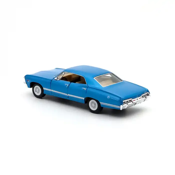 Kinsmart 1/38 1967 Chevrolet Impala - KT5418W