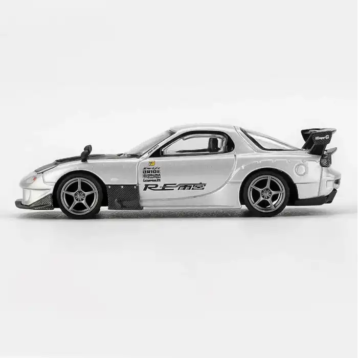Mini GT 1/64 Mazda RX-7 RE-Amemiya Silver Metallic - MGT01106
