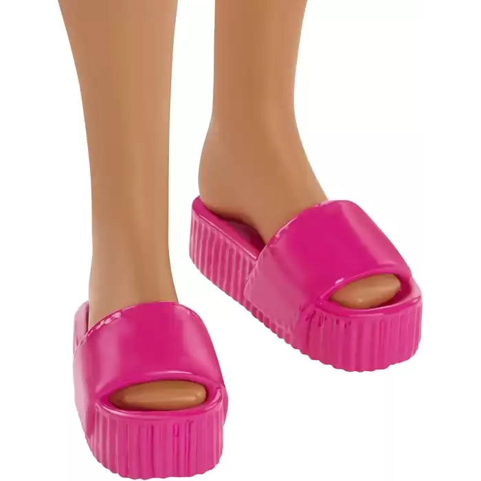 Barbie Okyanusu Seviyor - Gökkuşağı Çizgili Elbise , GRB38