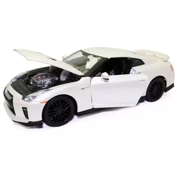 Bburago 1:24 2017 Nissan GT-R