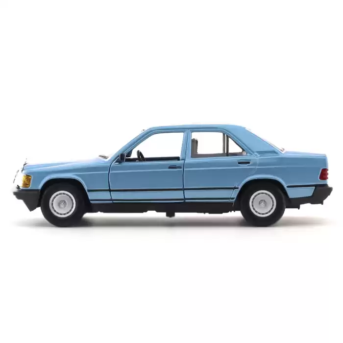 Bburago 1:24 Mercedes-Benz 190 E 2.6