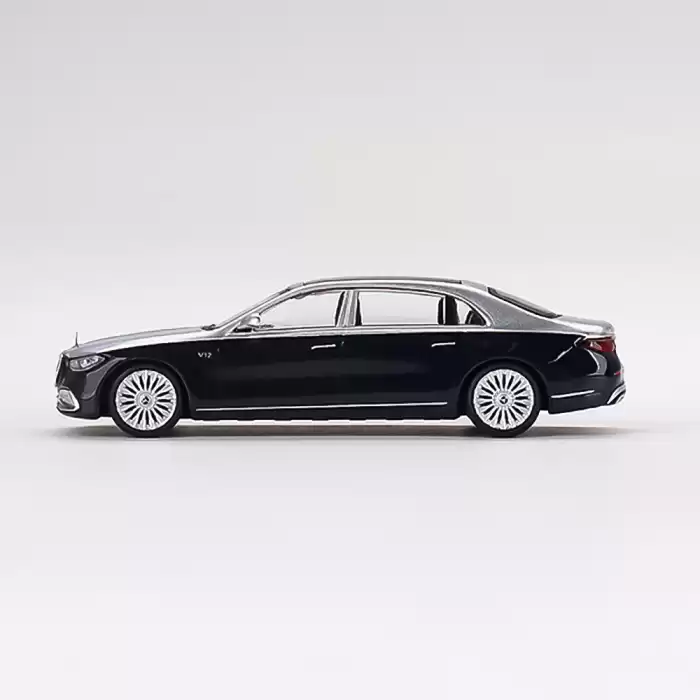 MINI GT: 1/64 Mercedes-Maybach S680 Cirrus Silver - Nautical Blue Metallic - 516