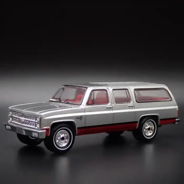 Greenlight 1/64 Vintage Ad Cars Series 10- 1981 Chevrolet Suburban 39140-F