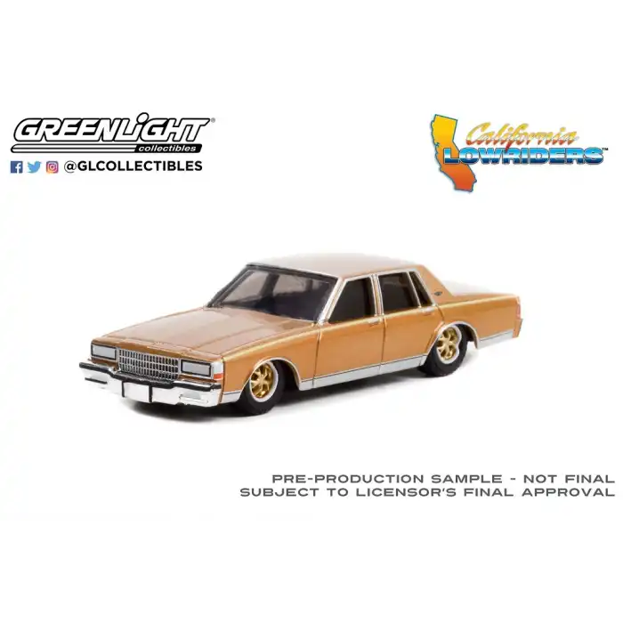 Greenlight Greenlight 1/64 California Lowriders Series 1 - 1985 Chevrolet Caprice Lowrider - Custom Gold Solid Pack 63010-C