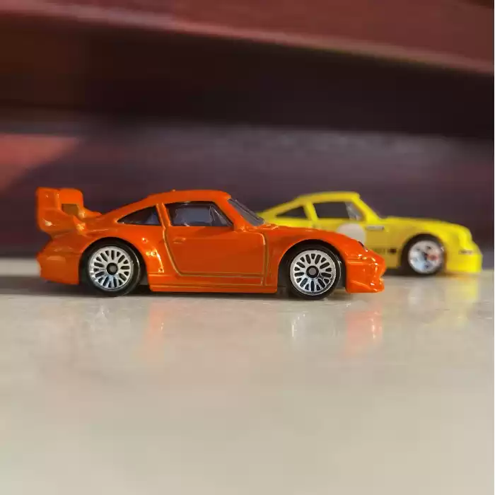 Hot Wheels - Porsche 911 Carrera Rs 2.7 - Retro Racers - 125