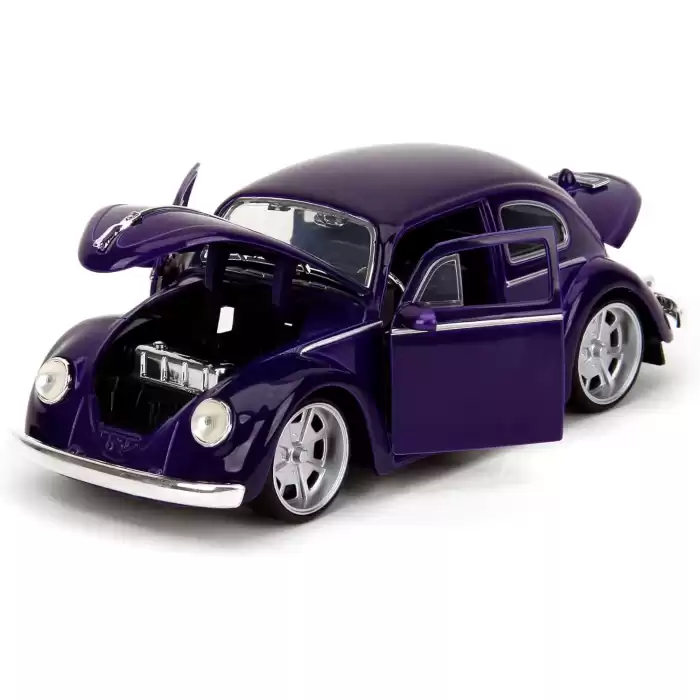Jada Wednesday 1972 VW Beetle with Wednesday & Thing Figures