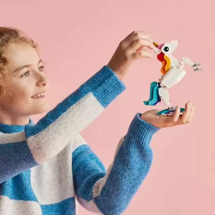 LEGO Creator Sihirli Tek Boynuzlu At, 31140
