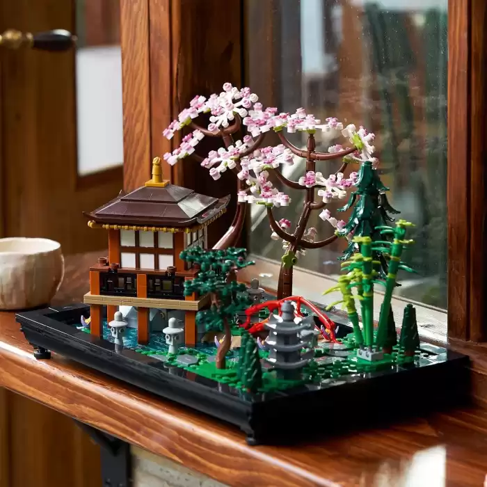 LEGO Icons Huzurlu Bahçe - 10315