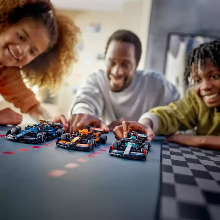 LEGO Speed Champions McLaren F1 Team MCL38 Yarış Arabası - 77251
