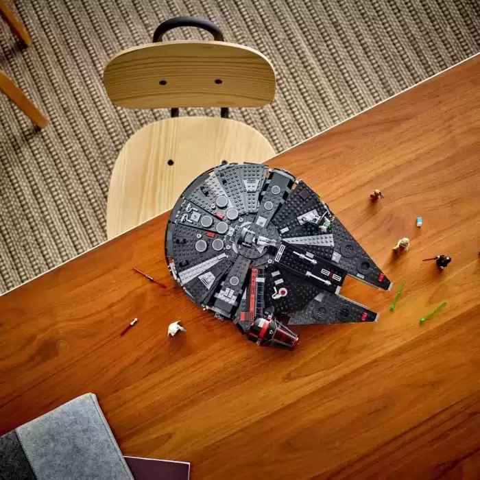 LEGO Star Wars Karanlık Falcon 75389