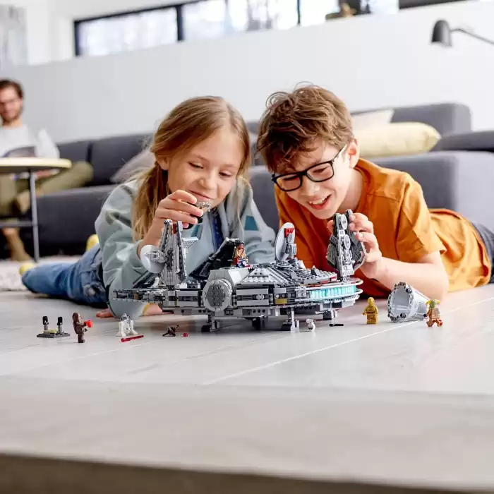 LEGO Star Wars Skywalker’ın Yükselişi Milenyum Şahini , 75257
