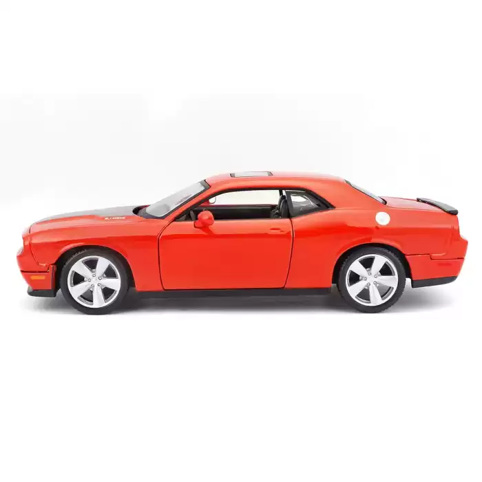 Maisto 1:24 2008 Dodge Challenger SRT8- 31280