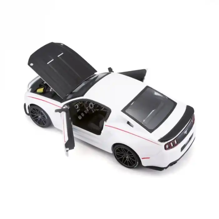 Maisto 1:24 2014 Ford Mustang Street Racer Beyaz Metal Model Araba - 31506
