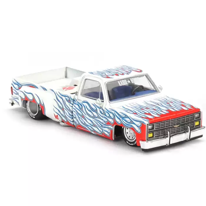 Mini GT 1/64 Chevrolet Silverado Dually on Fire V2 - KHMG157