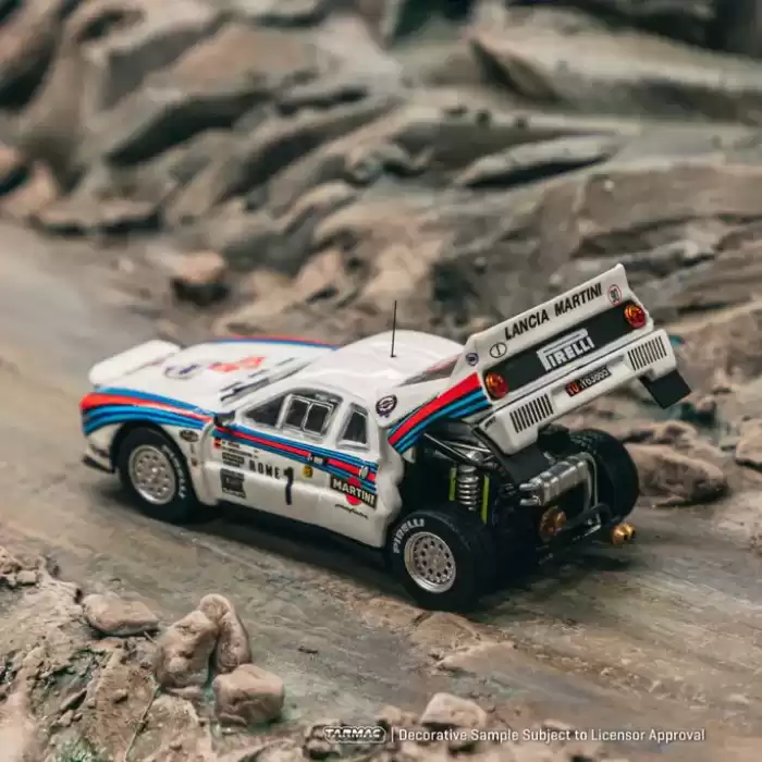 Tarmac Works 1/64 Lancia 037 Rally Rally Monte Carlo 1983 #1 with Tarmac Cards - HOBBY64+ T64P-TL002-83RMC01