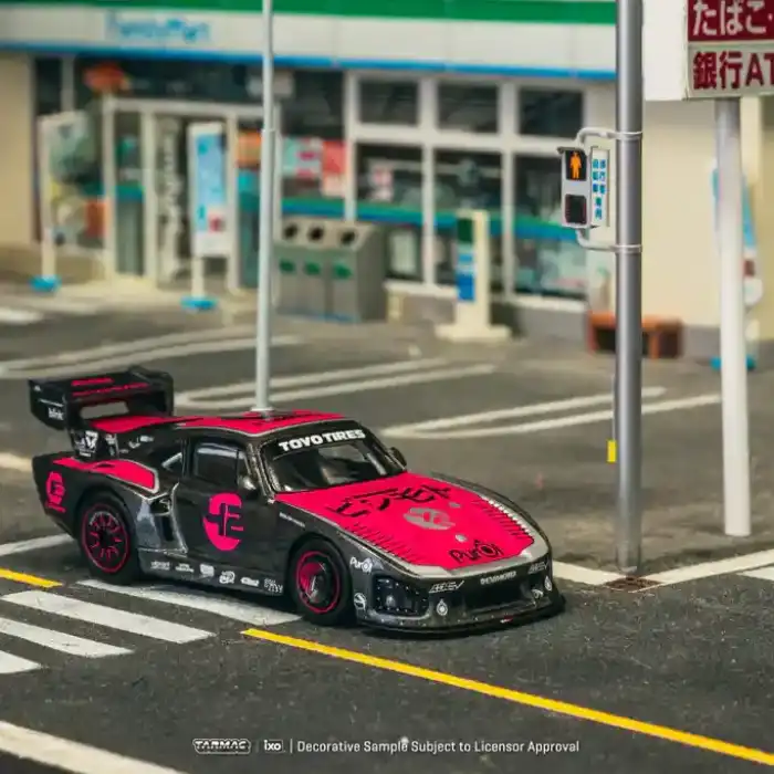 Tarmac Works X iXO Models 1/64 Bisimoto Porsche 935 K3V with Tarmac Cards Combo Set - HOBBY64