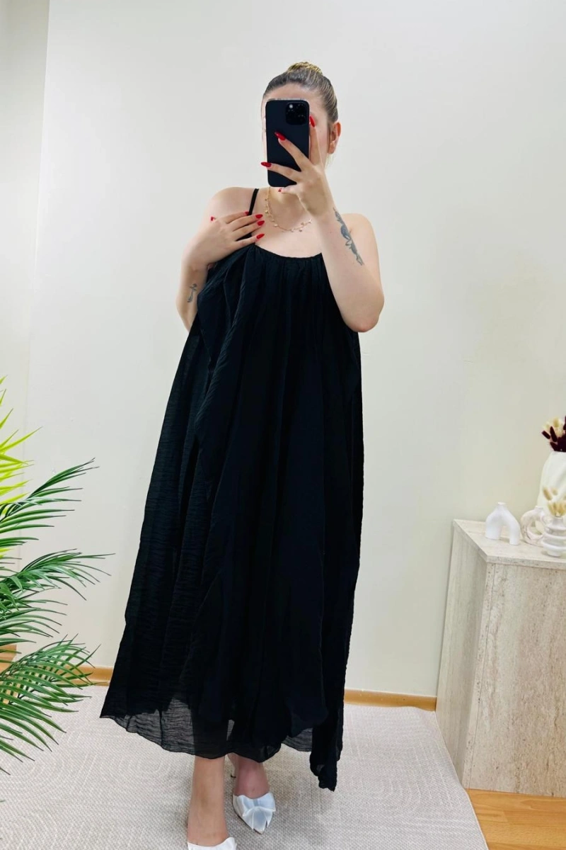 BÜZGÜLÜ ASKILI SİYAH MAXİ BOY ELBİSE