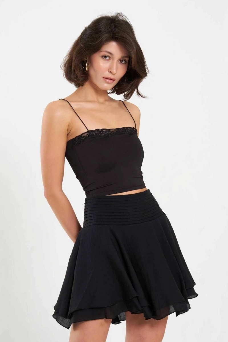 DANTEL DETAYLI ASKILI CROP ATLET