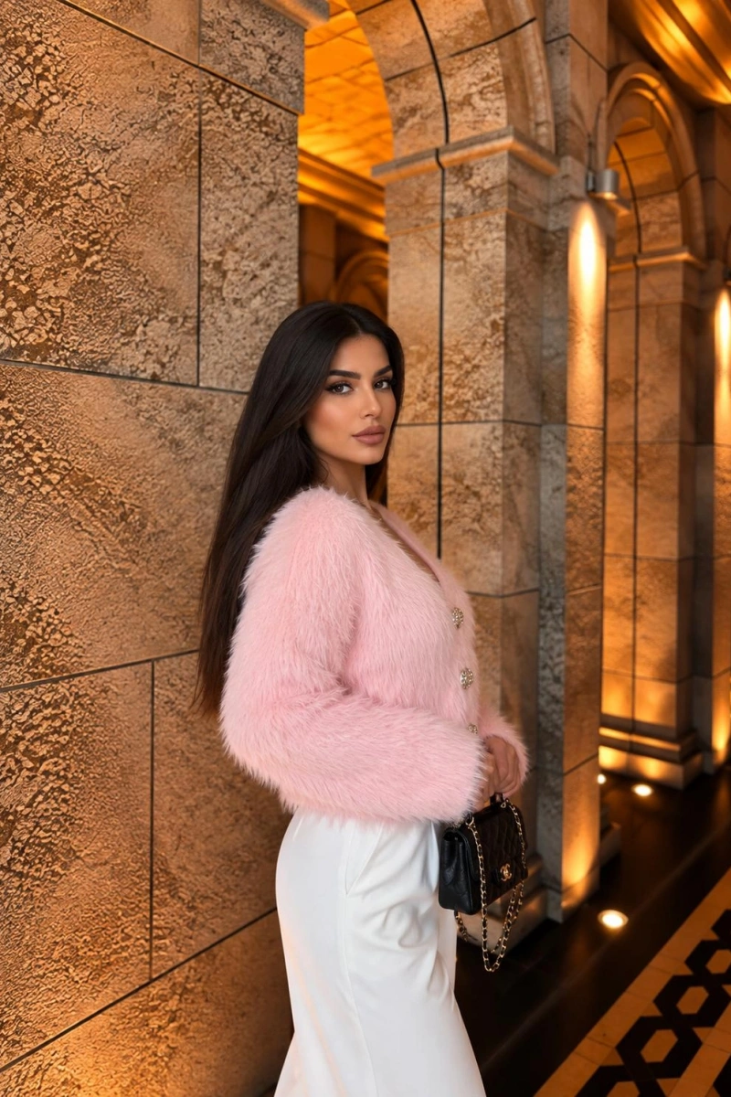 PEMBE SAKALLI GOLD DÜĞMELİ V YAKA TRİKO