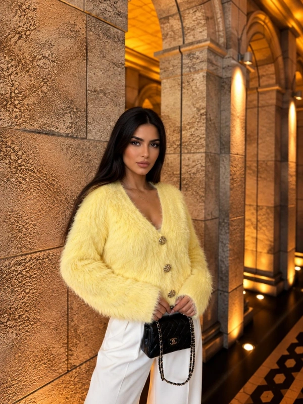SARI SAKALLI GOLD DÜĞMELİ V YAKA TRİKO