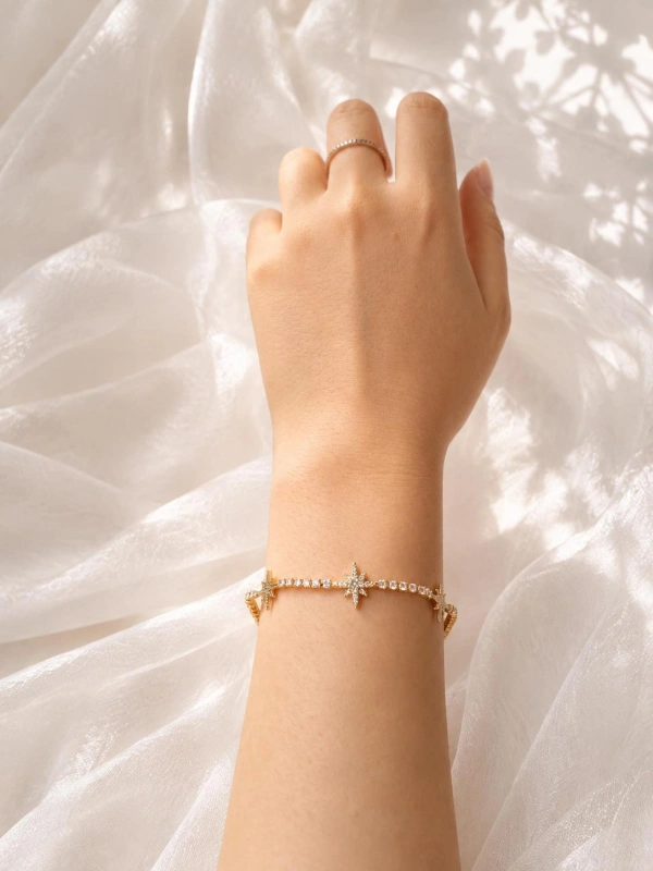 YILDIZ DETAYLI TAŞLI GOLD BİLEKLİK