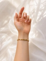 ÇİZGİLİ DOKULU GOLD BİLEKLİK
