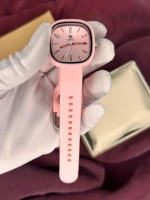 PEMBE KARE KADRAN KADIN KOL SAATİ