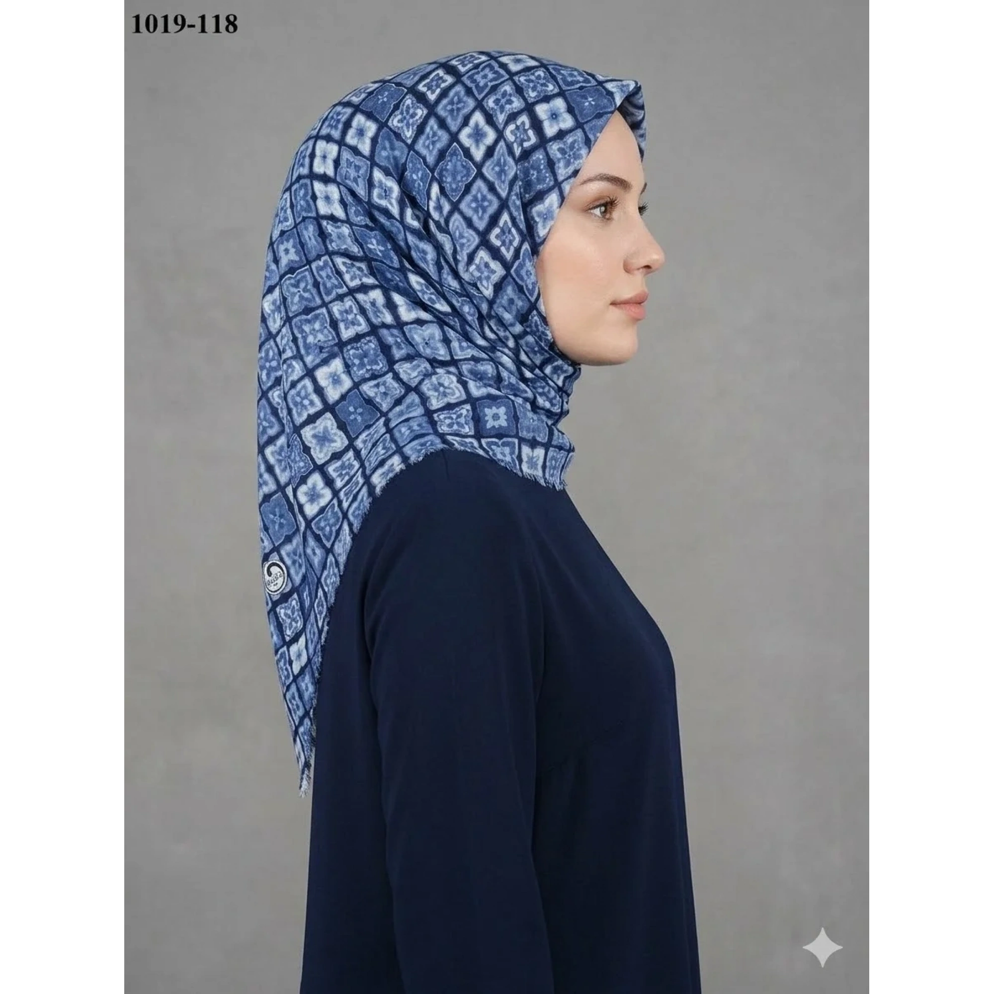 Huzurlu İpek Desenli Flamlı Pamuk Eşarp 1019-118