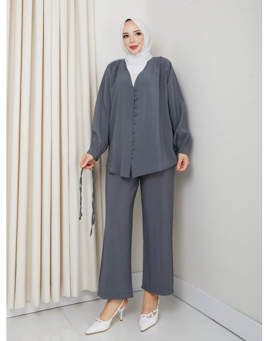 Düğme Detaylı Modal Takım