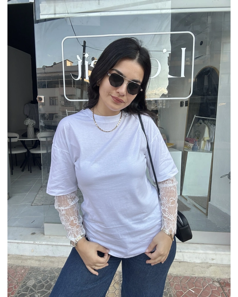 Dantel Kollu Beyaz Tişört