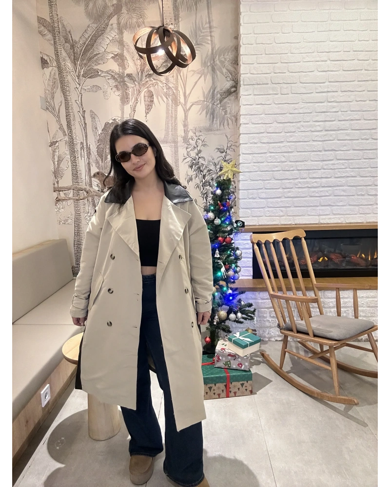 Deri Detaylı Krem Trençkot