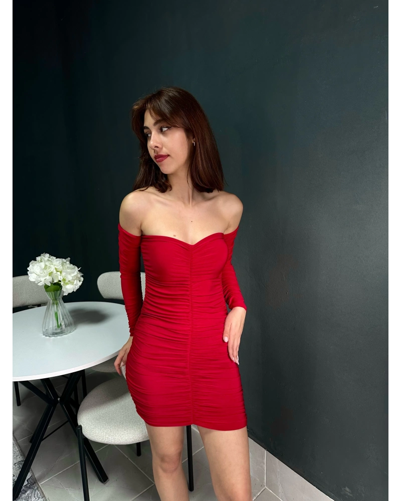 Kalp Yaka Kırmızı Elbise