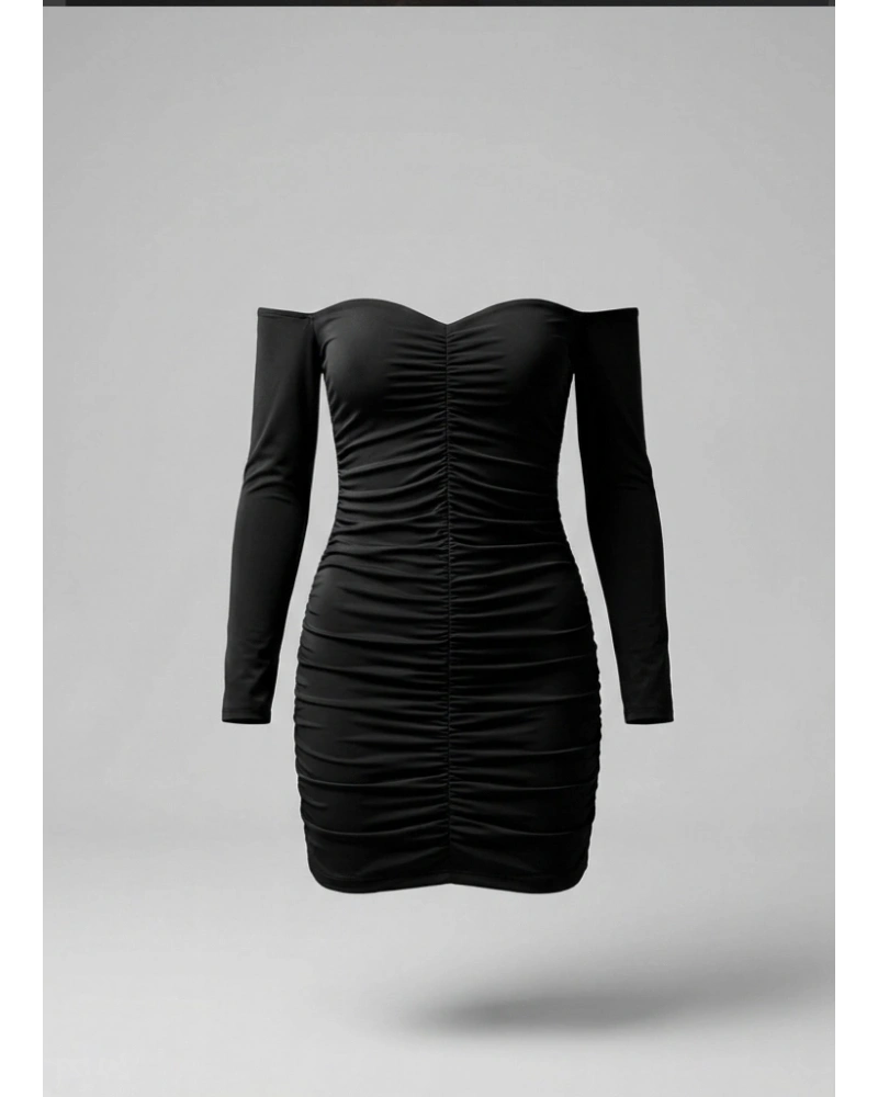 Kalp Yaka Siyah Elbise