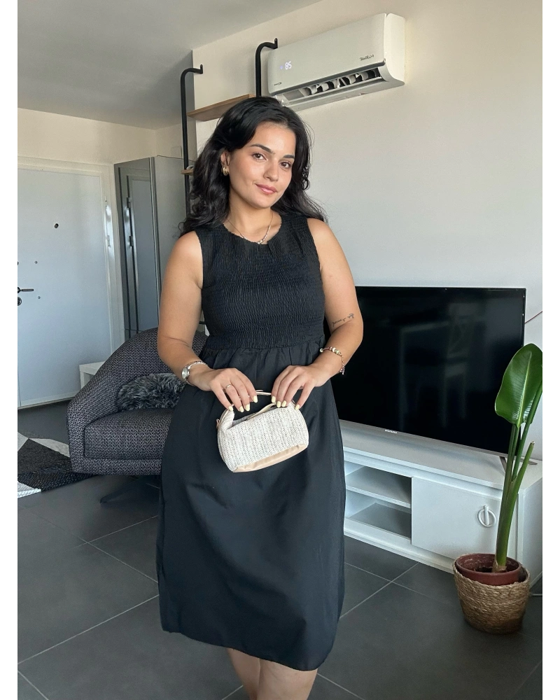 Kolsuz Siyah Midi Elbise