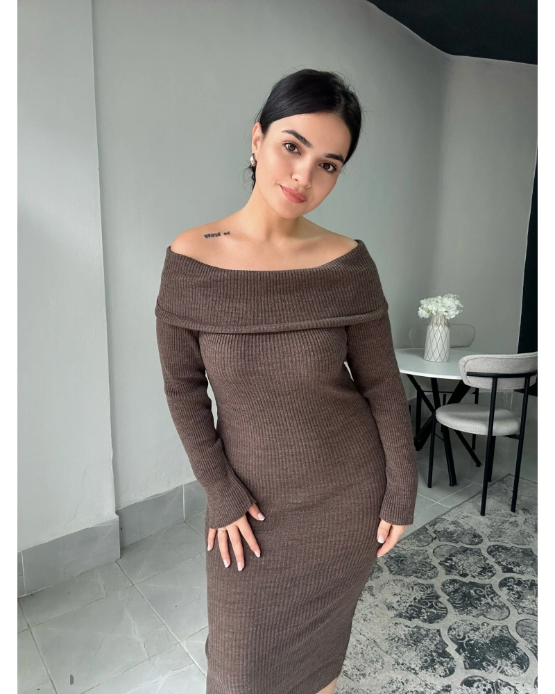 Madonna Yaka Kahverengi Triko Elbise