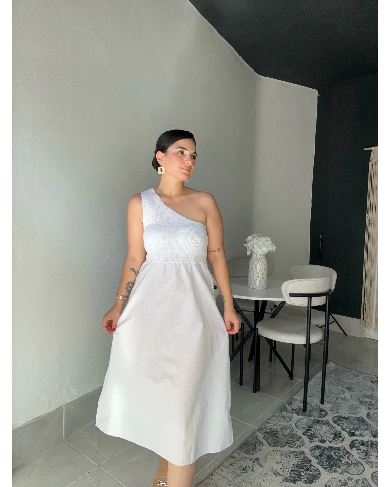 Tek Omuz Beyaz Elbise