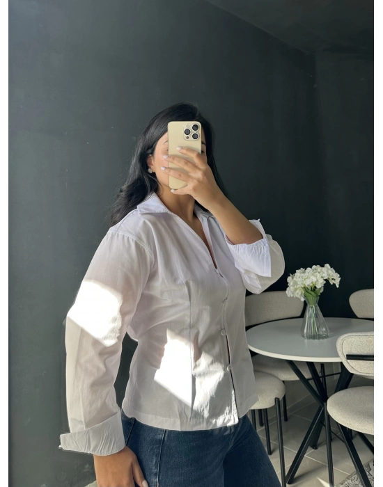 Arkadan Bağlamalı Beyaz Gömlek