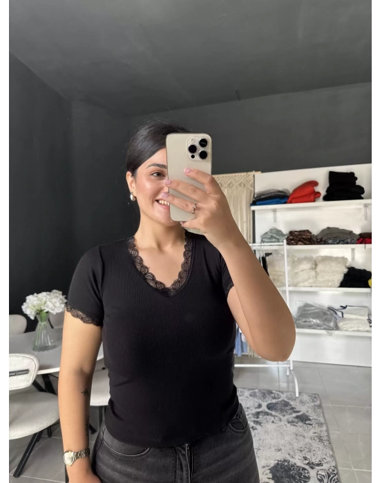 DANTELLİ SİYAH TİŞÖRT