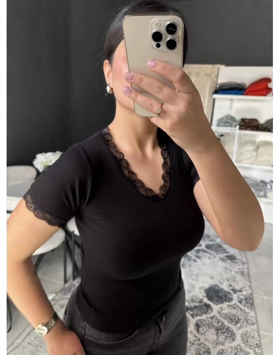 DANTELLİ SİYAH TİŞÖRT