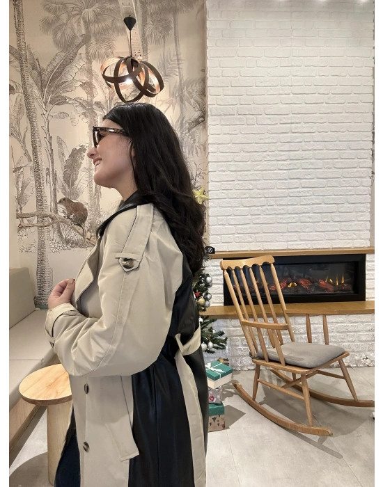 Deri Detaylı Krem Trençkot